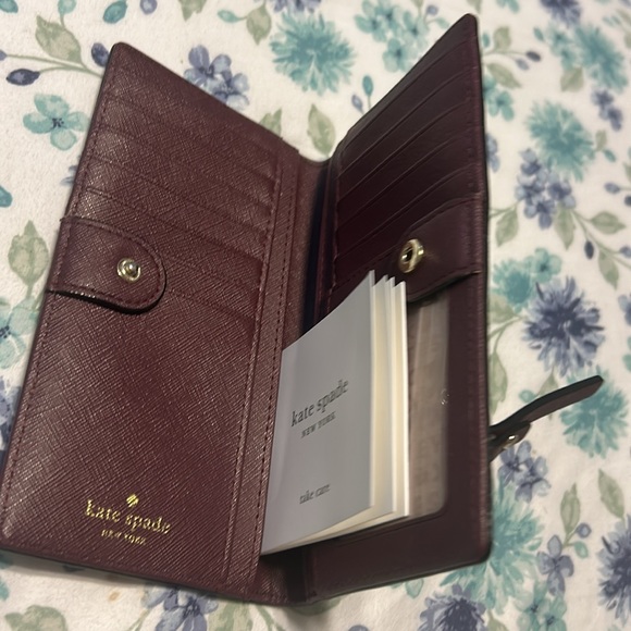 Kate Spade bifold wallet - Picture 6 of 10